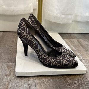 Bandolino Black and Gray Patterned Heels